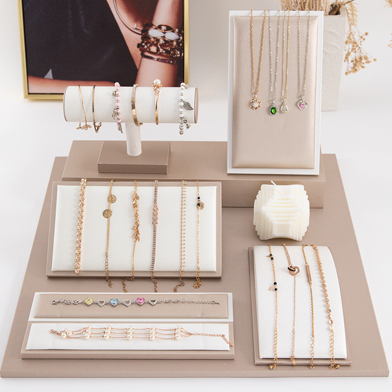 Luxury Watch E Jewellery - Lederen Sieraden Stand Luxe Minimalistische Ketting