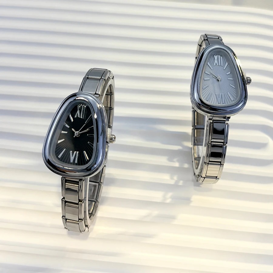 Luxury Watch Makes - Italiaanse charme elastische moduleband slangvormige armbandhorloge