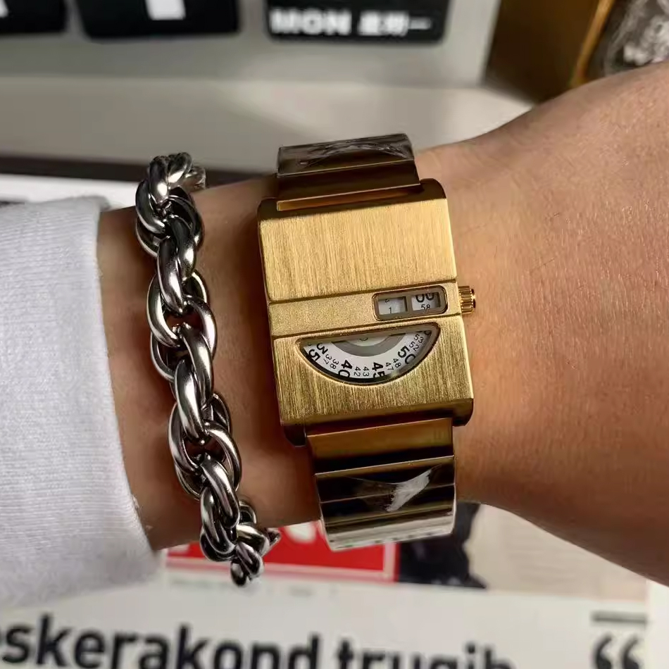 Herenarmbandhorloges Vierkant  - Luxury Watch Exchange recensie en prijs