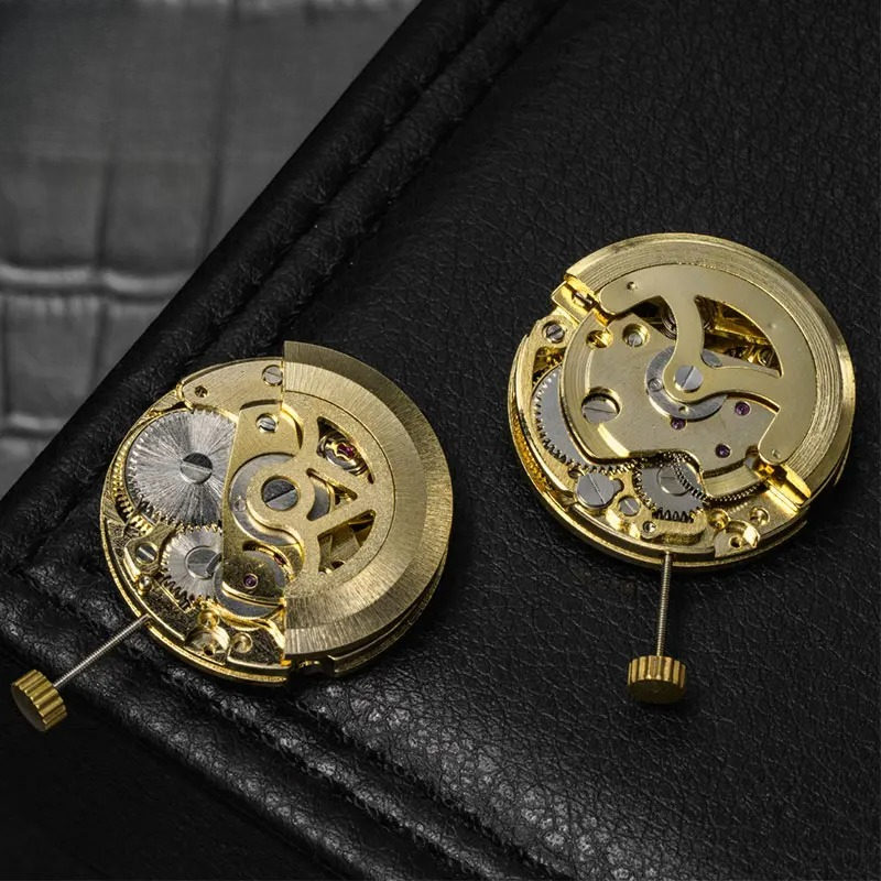 Gouden skeletuurwerk van 27 mm - Perpetual Calendar Watch recensie en prijs