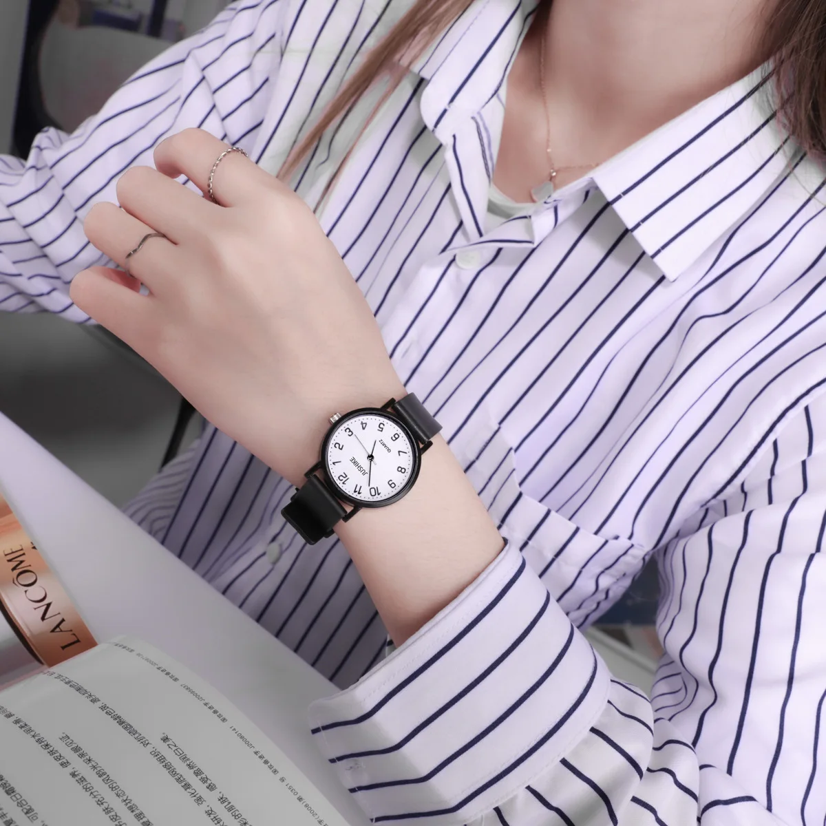Eenvoudige zwarte horloge quar - Luxury Watch Strap recensie en prijs