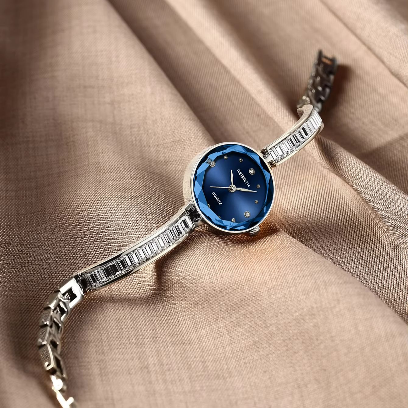 Licht Luxe Dameshorloge met Bl - Luxury Watch Diamond recensie en prijs