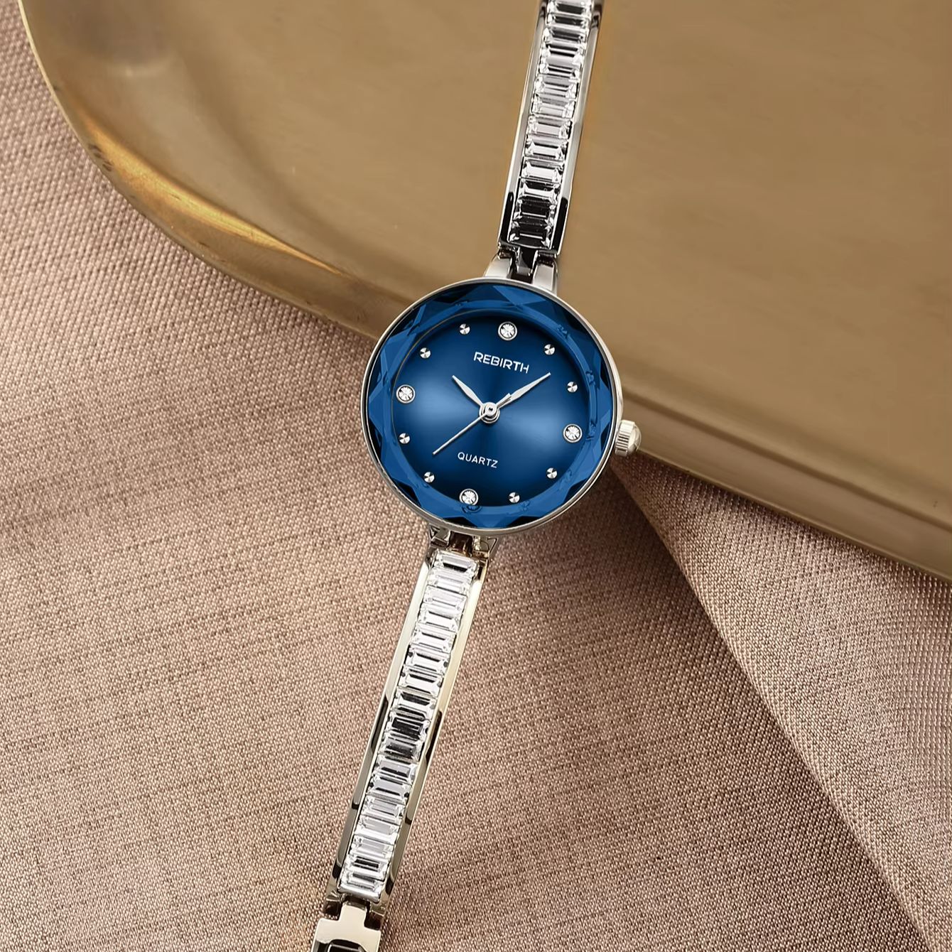Licht Luxe Dameshorloge met Bl - Luxury Watch Diamond recensie en prijs